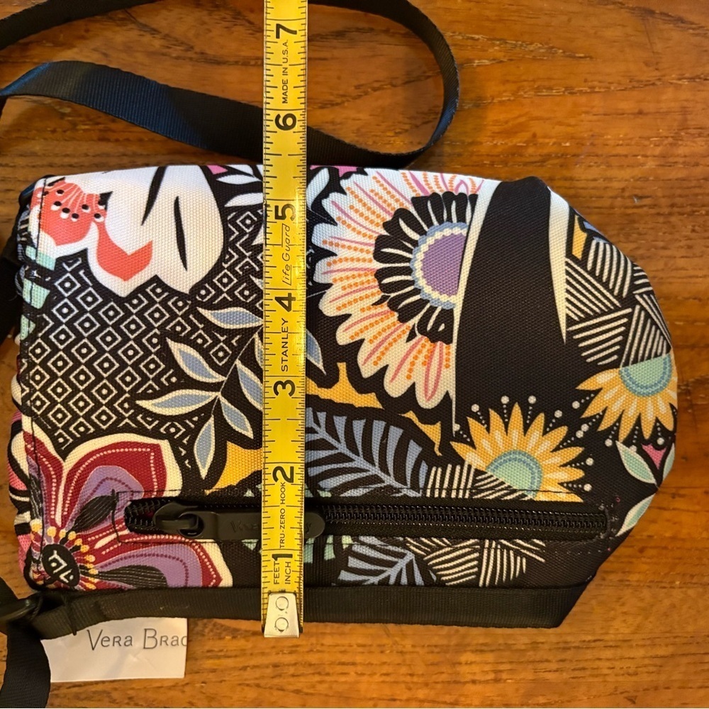 Vera Bradley Lighten Up Water Bottle Crossbody – Kaui Floral – NWT - Picture 9 of 9